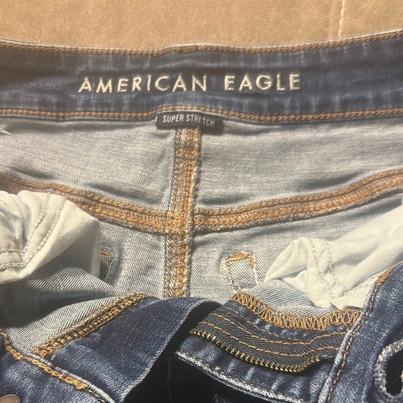 American Eagle Outfitters Blue High-Waisted Jean Shorts - Picture 3 of 5